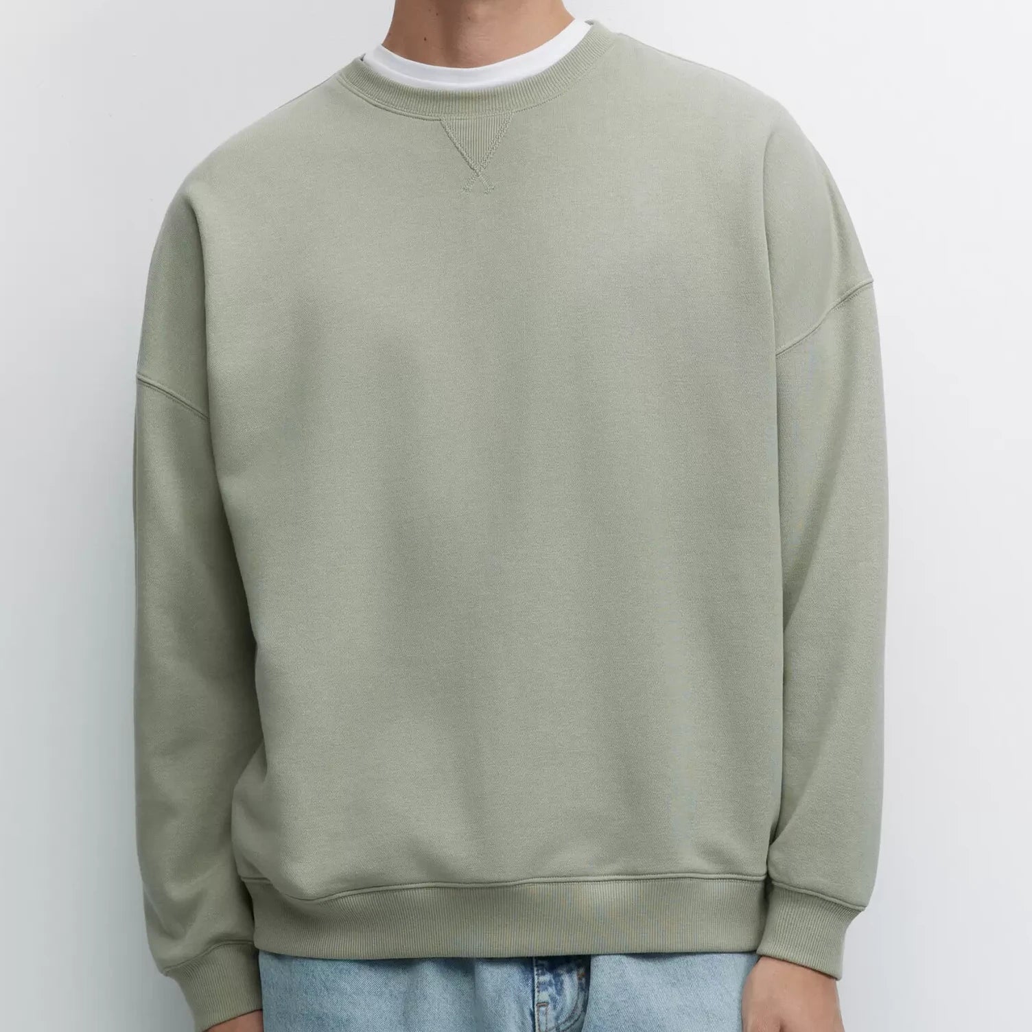 MEN ROUND NECK DROP SHOULDER SWEATSHIRT