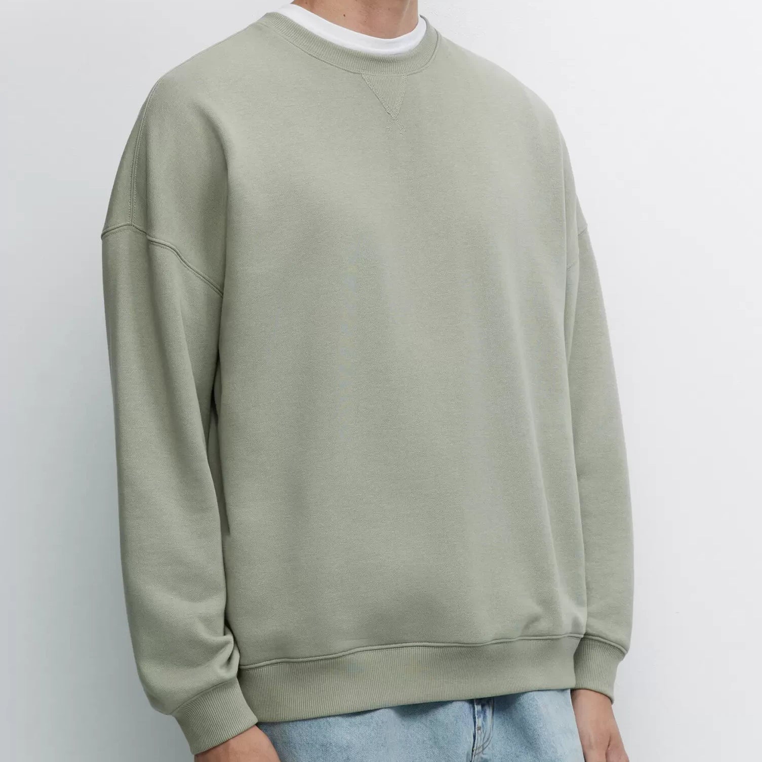 MEN ROUND NECK DROP SHOULDER SWEATSHIRT