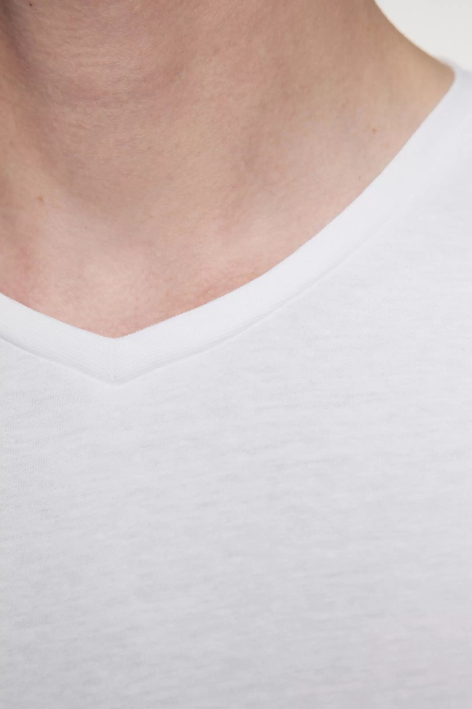 MEN V NECK WHITE TEE BLANK TEE SOLID TEE